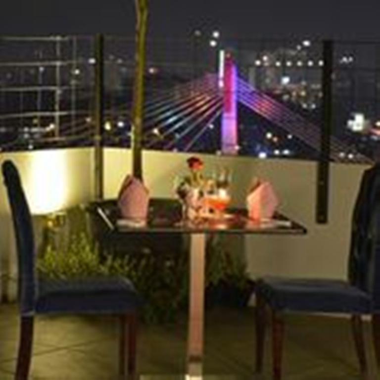 Serela Cihampelas By Kagum Hotels Бандунг Екстериор снимка